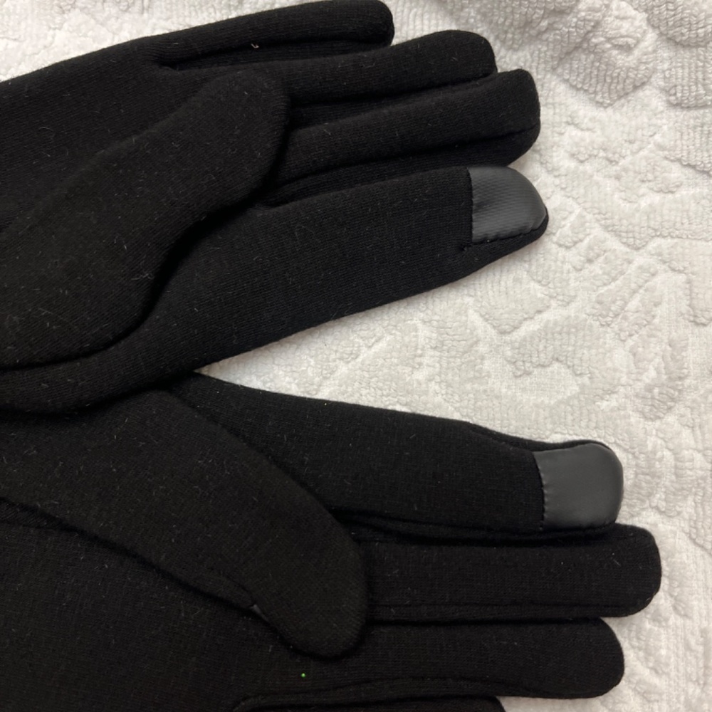 NWT Black Felt Touch Screen Gloves With Grey Faux Fur. - Picture 5 of 6